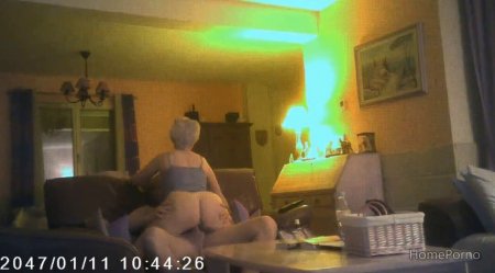 Секс зрелой мамаши с любовником перед скрытой камерой