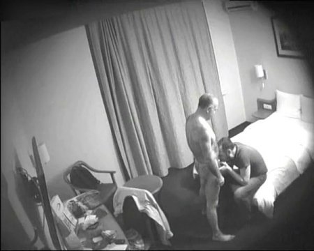 Реальное видео снятое на скрытую камеру секс двух геев начальника и его подчиненного Максика