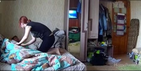 Жена будит мужа минетом для страстного секса – домашнее порно